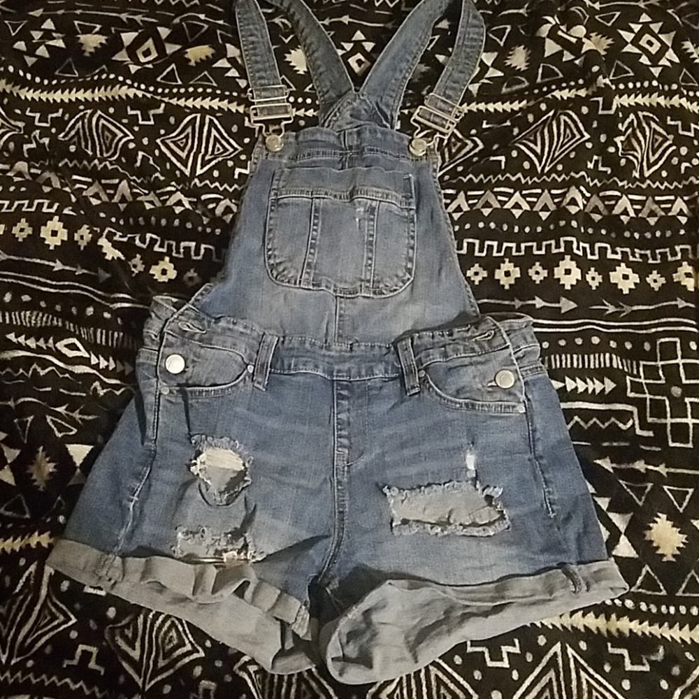 Overall Shorts🖤